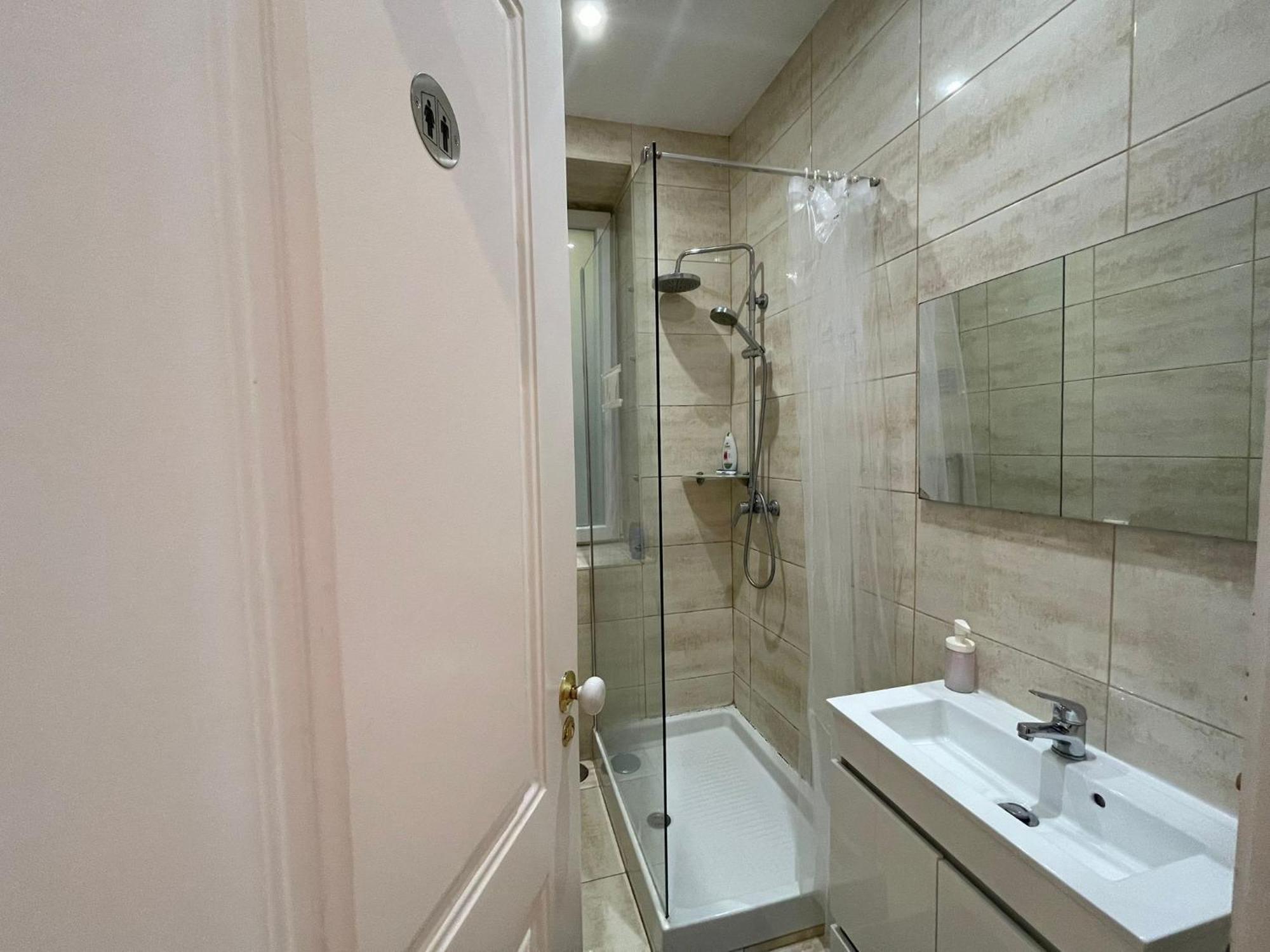 Embassy Arriaga Private Elegance Rooms In Stylish Shared Apartment Lisboa Dış mekan fotoğraf