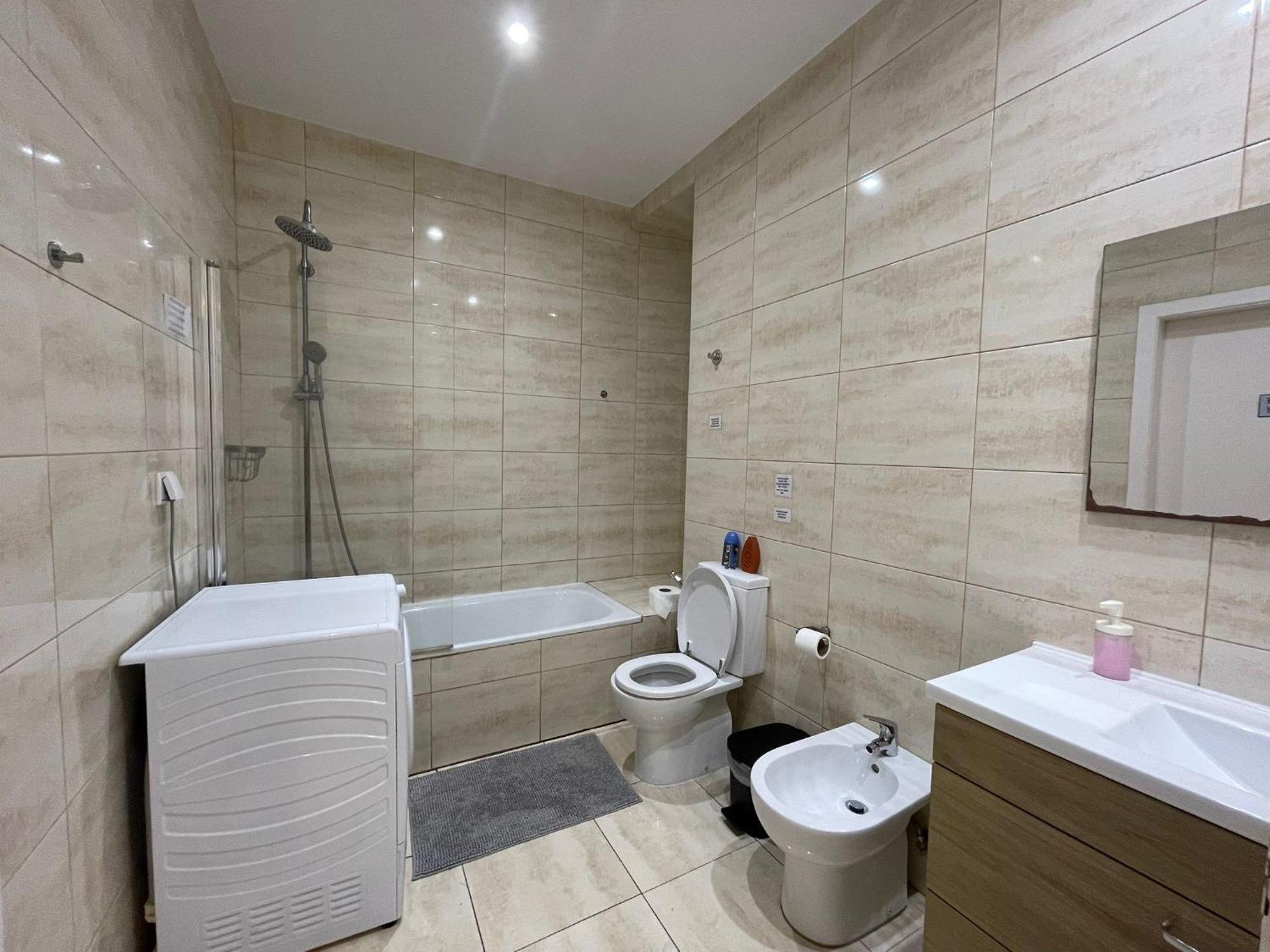 Embassy Arriaga Private Elegance Rooms In Stylish Shared Apartment Lisboa Dış mekan fotoğraf